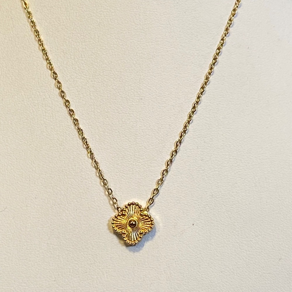 Clover Pendant Necklace Women Gold Plated Guilloche Texture Floral Dainty NWOT